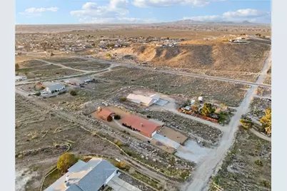 9230 Allegra Vista Street, Apple Valley, CA 92308 - Photo 37