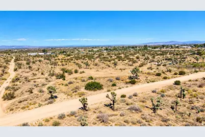 5861 Sunset Road, Phelan, CA 92371 - Photo 7