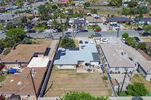 9661 Tamarind Ave, Fontana, CA 92335 - Photo 25