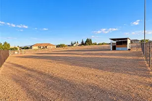 9275 Rattlesnake, Phelan, CA 92371 - Photo 47