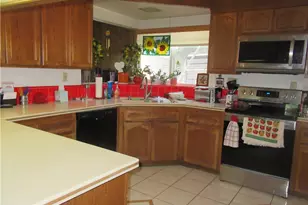 21918 Esaws Ave, Apple Valley, CA 92307 - Photo 9