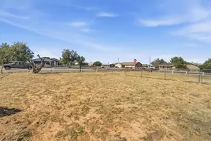 21057 Sitting Bull, Apple Valley, CA 92308 - Photo 37