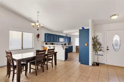 18146 Orange, Hesperia, CA 92345 - Photo 9
