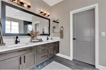 9944 Seven Palms Drive, Oak Hills, CA 92344 - Photo 15