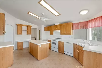 2550 E Avenue I #11, Lancaster, CA 93535 - Photo 11