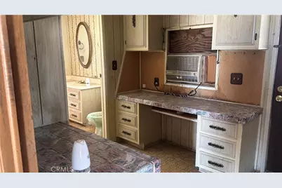 48924 Bedford, Newberry Springs, CA 92365 - Photo 9