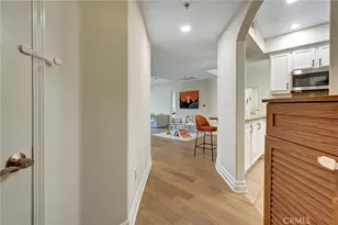 13935 Burbank, Van Nuys, CA 91401 - Photo 9