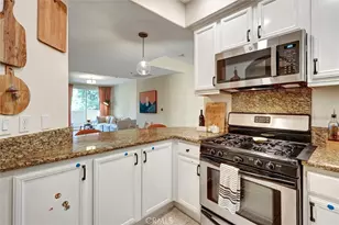 13935 Burbank, Van Nuys, CA 91401 - Photo 23