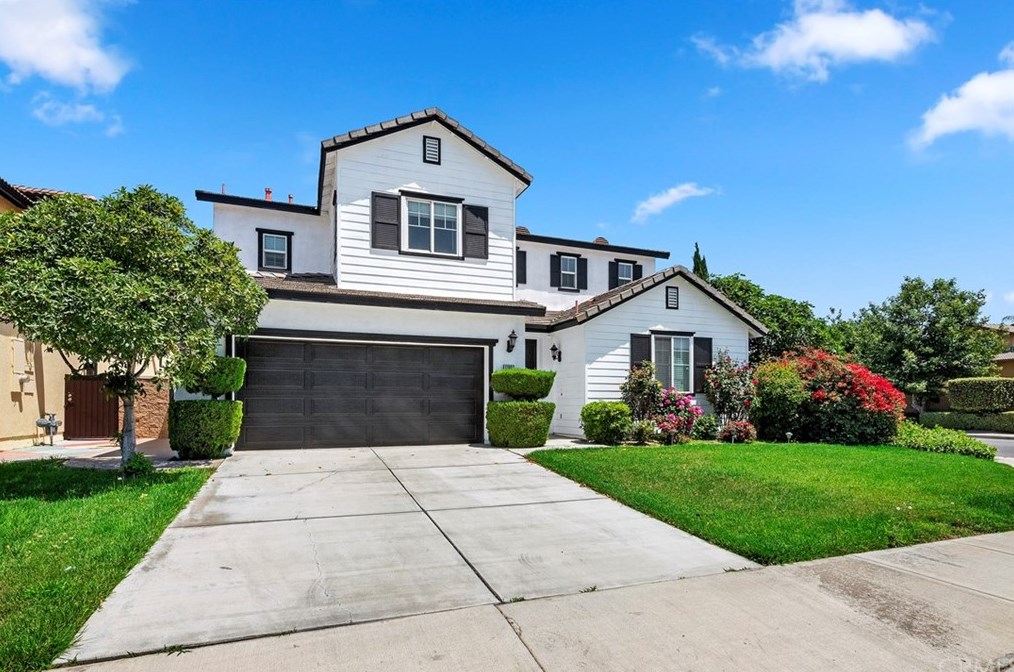 13902 Star Ruby Ave, Corona CA  92880-8561 exterior