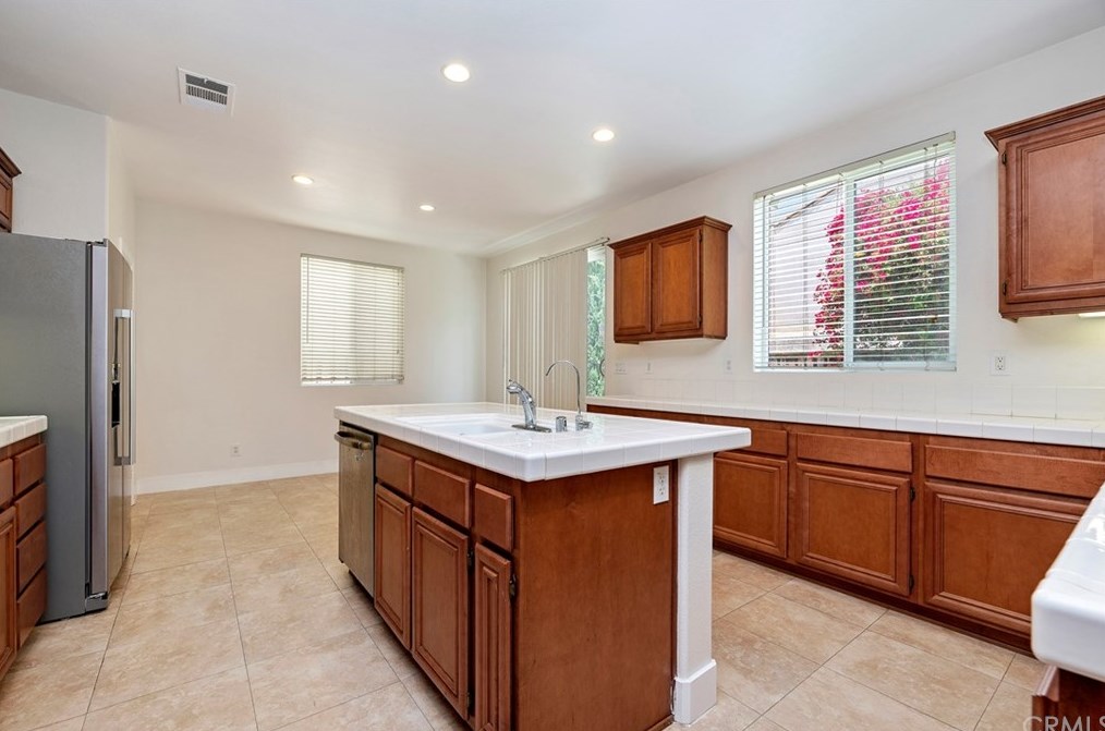 13902 Star Ruby Ave, Corona CA  92880-8561 exterior