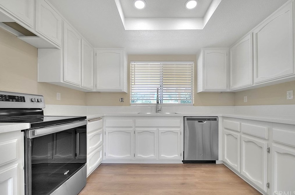 15702 Ridgeway Ave, Riverside, CA 92508