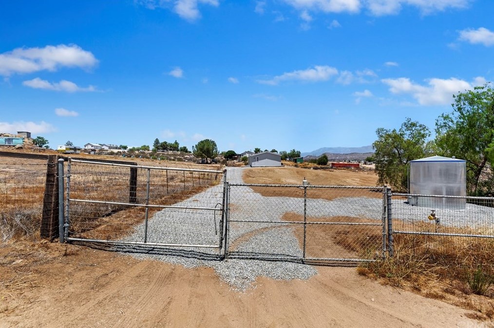 32812 Edwina St, Lakeview CA  92567 exterior