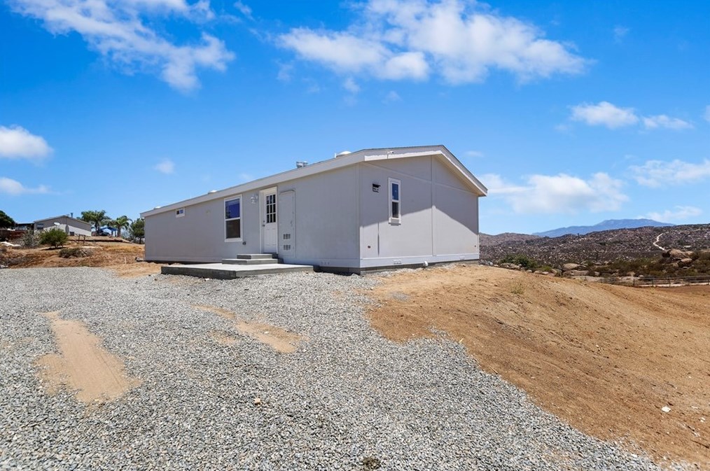 32812 Edwina St, Lakeview CA  92567 exterior