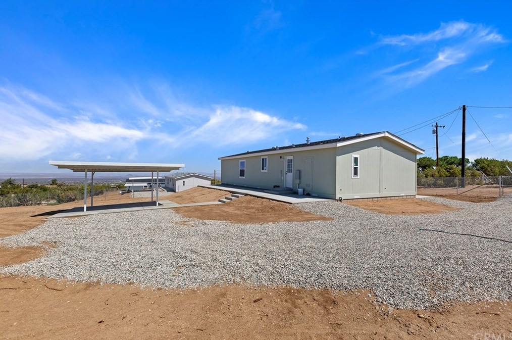 9752 Oasis Rd, Pinon Hills CA  92372 exterior