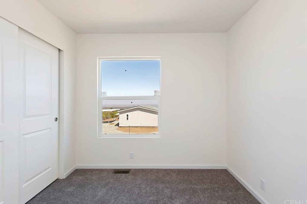 9752 Oasis Rd, Pinon Hills CA  92372 exterior