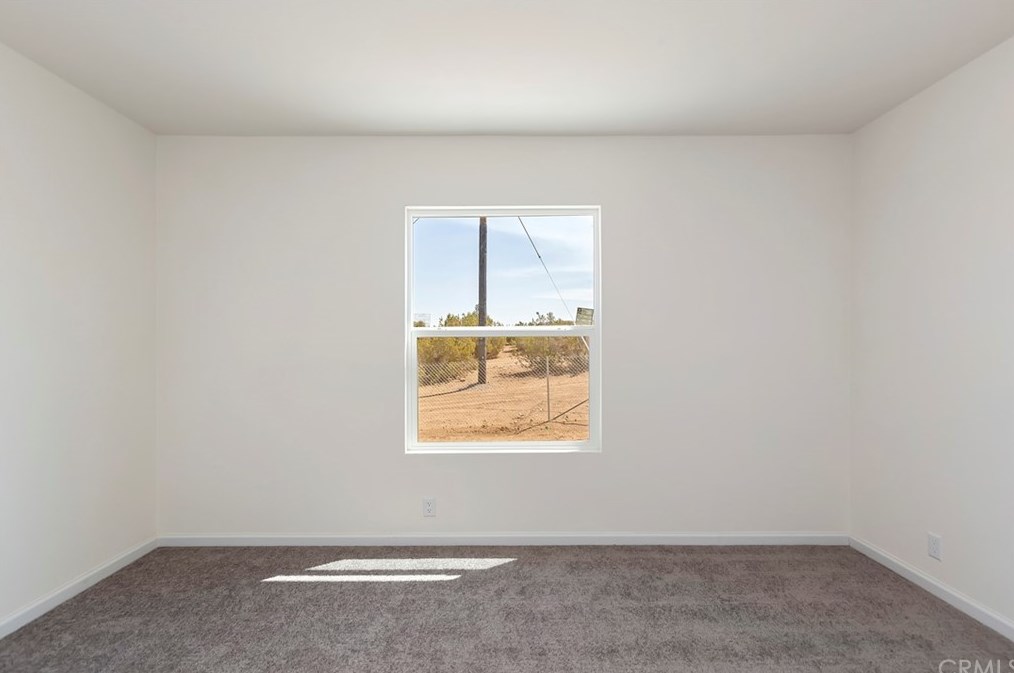 9752 Oasis Rd, Pinon Hills CA  92372 exterior