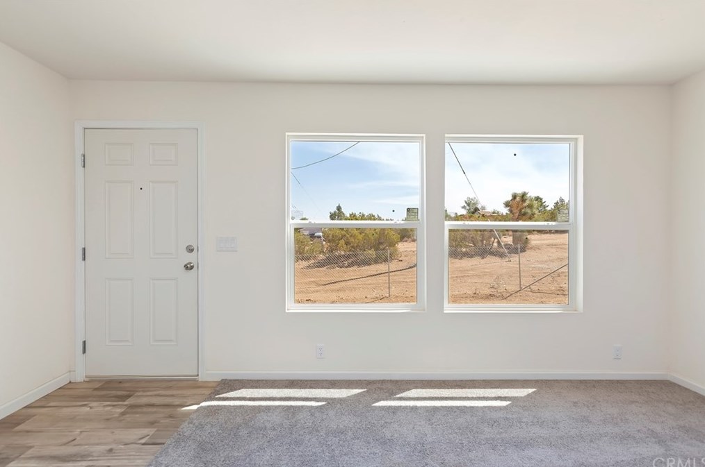9752 Oasis Rd, Pinon Hills CA  92372 exterior
