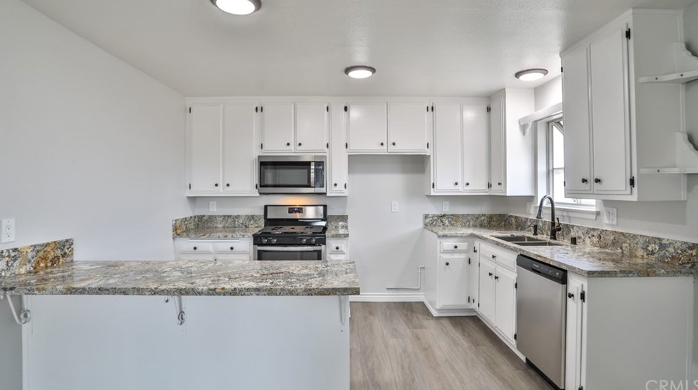 8919 11 Ave, Hesperia CA  92345-3837 exterior