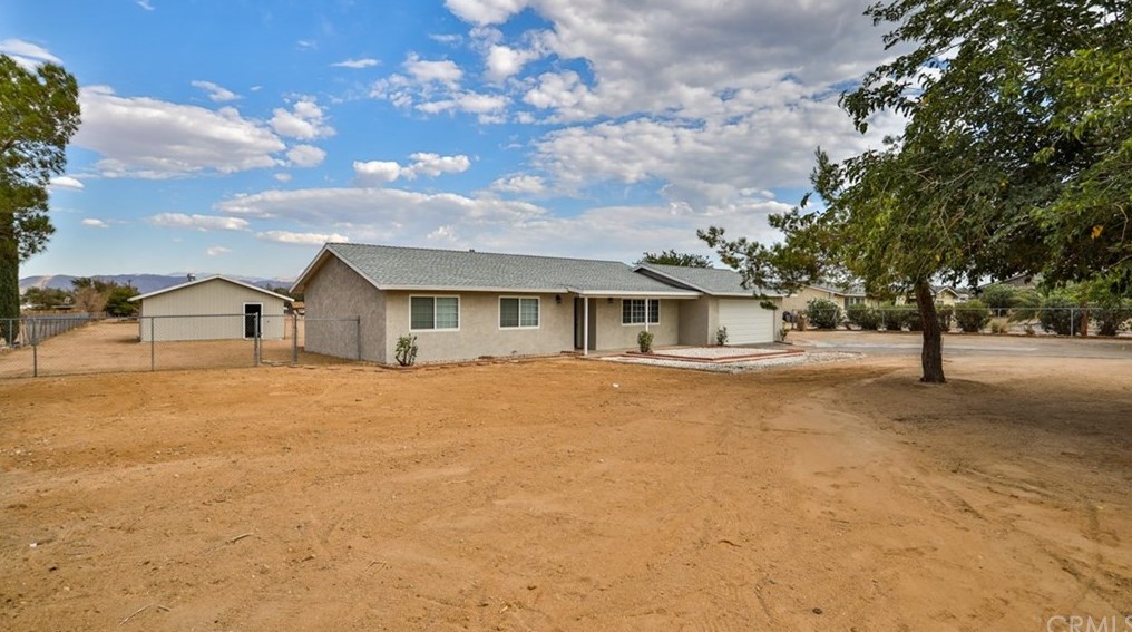 8919 11 Ave, Hesperia CA  92345-3837 exterior