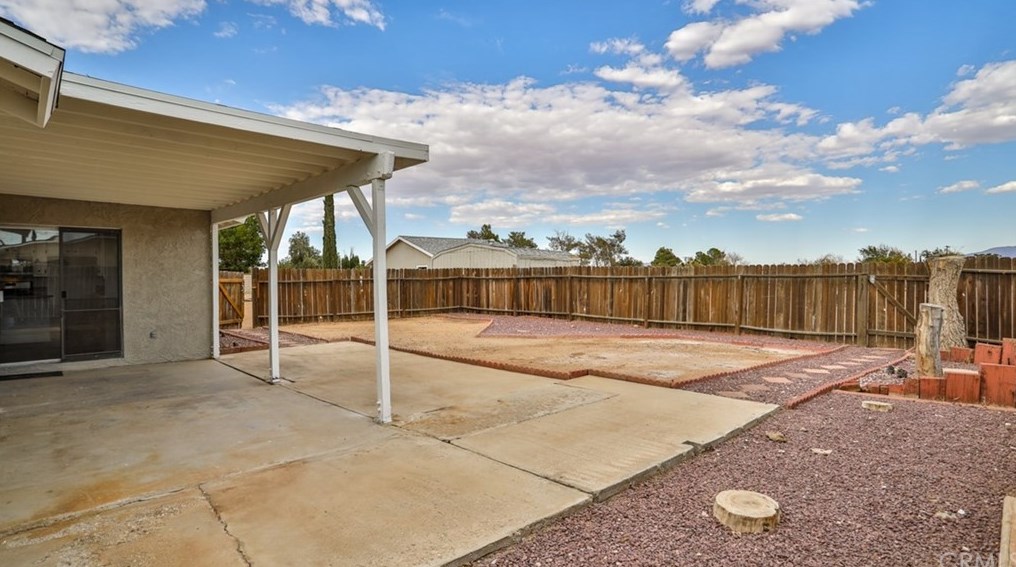 8919 11 Ave, Hesperia CA  92345-3837 exterior