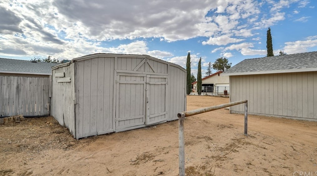 8919 11 Ave, Hesperia CA  92345-3837 exterior