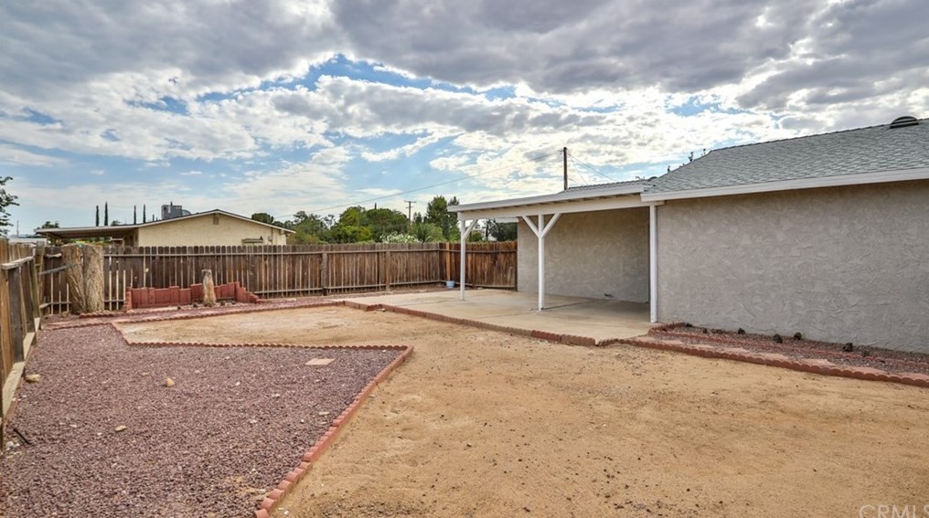 8919 11 Ave, Hesperia CA  92345-3837 exterior