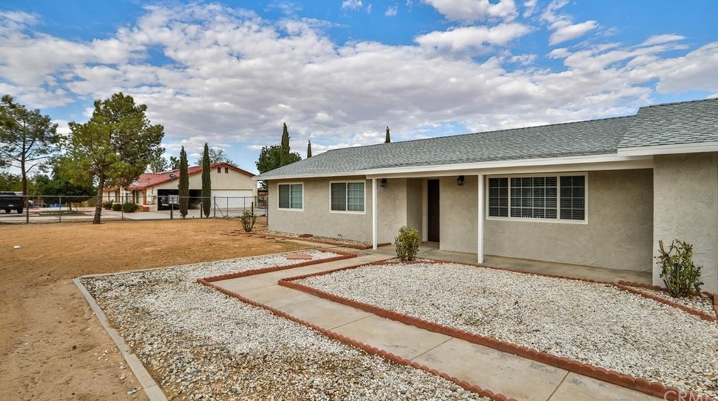 8919 11 Ave, Hesperia CA  92345-3837 exterior
