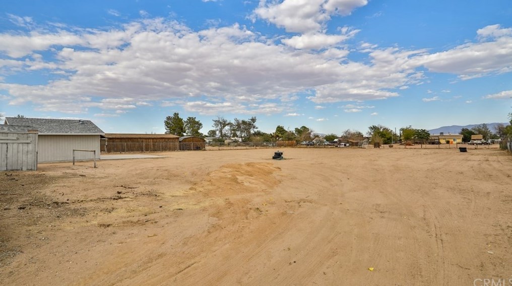 8919 11 Ave, Hesperia CA  92345-3837 exterior