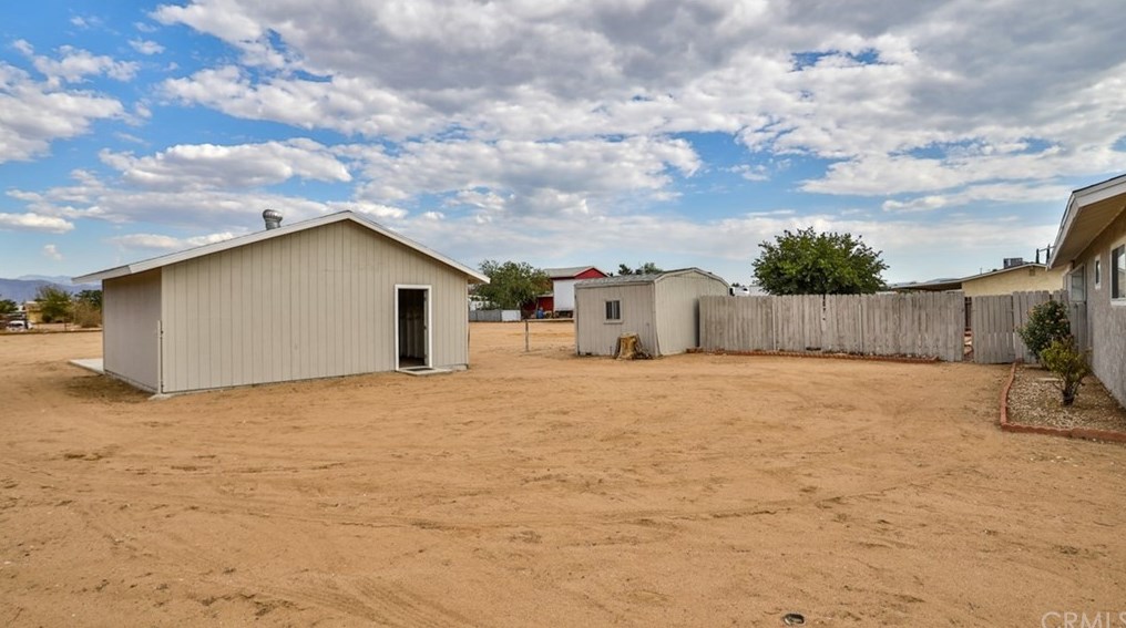 8919 11 Ave, Hesperia CA  92345-3837 exterior