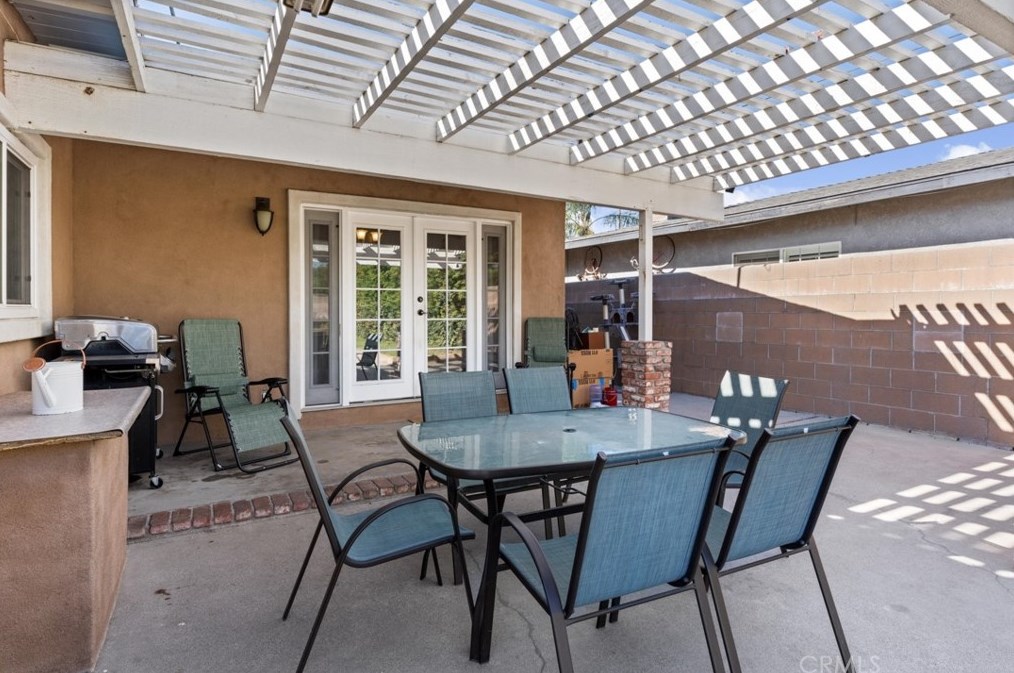 17448 Filbert St, Fontana CA  92335-5921 exterior