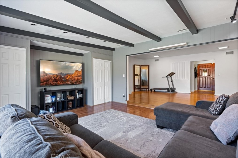 17448 Filbert St, Fontana CA  92335-5921 exterior