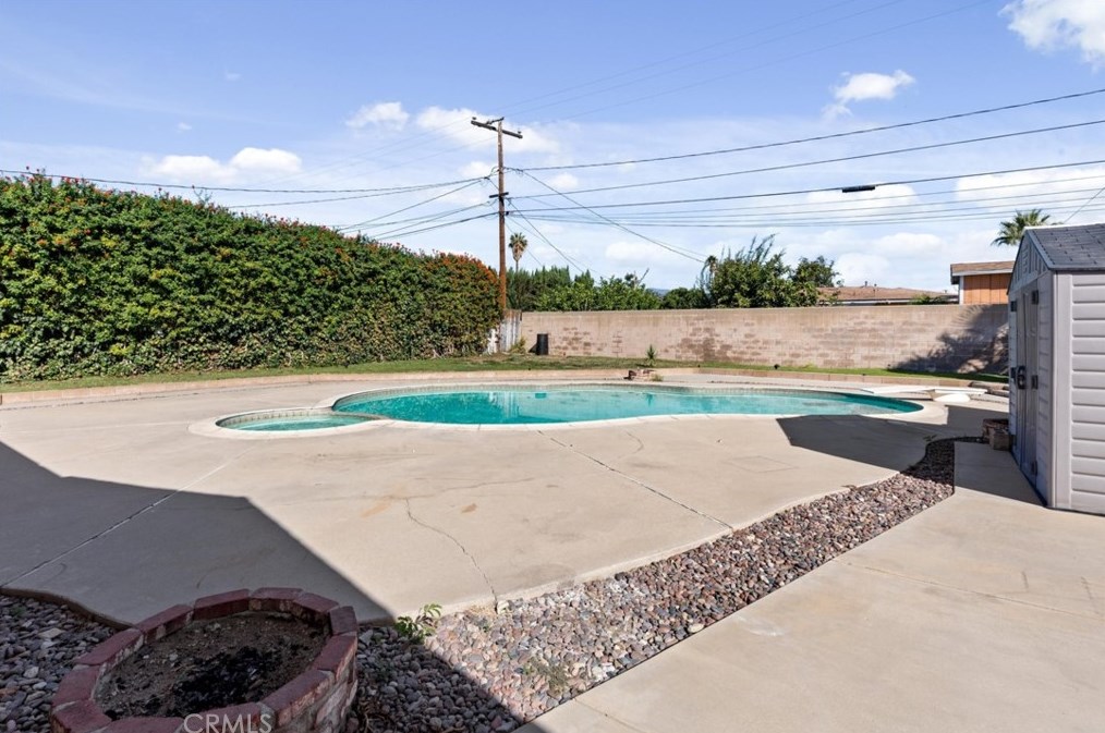 17448 Filbert St, Fontana CA  92335-5921 exterior