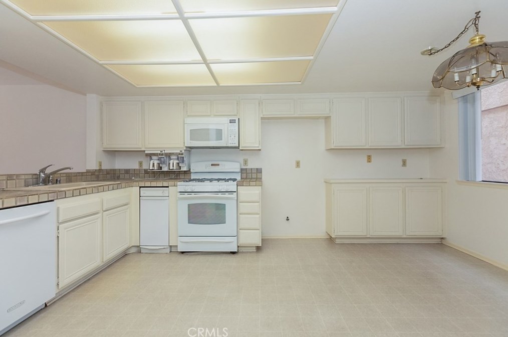 626 Island View Cir, Naval Base Ventura County CA  93041-3443 exterior