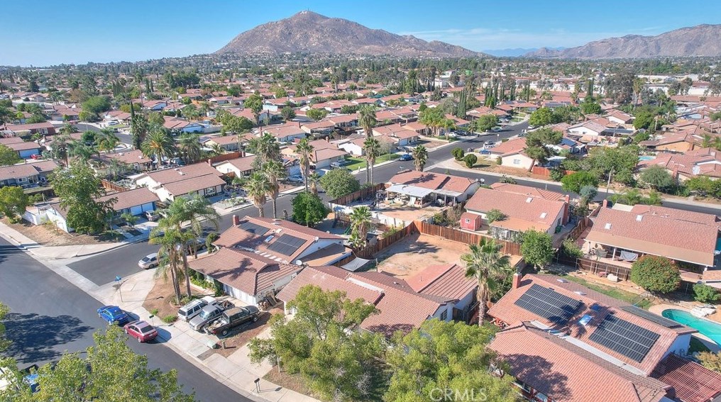 12840 Alona St, Moreno Valley CA  92553-5662 exterior