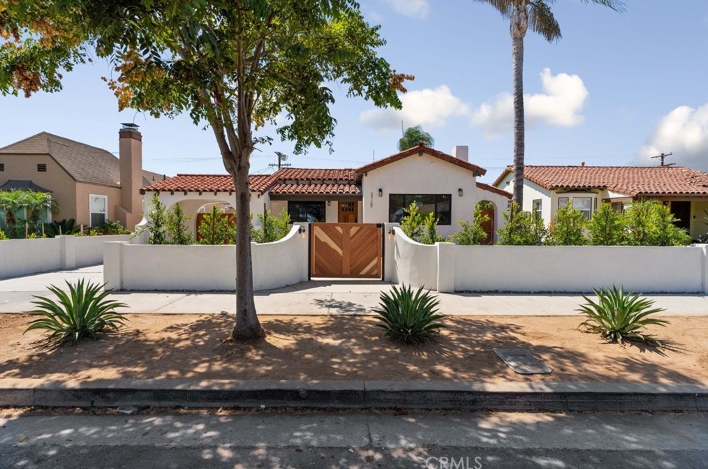 3729 Buckingham Rd, Los Angeles CA  90016-5711 exterior