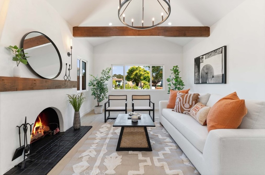 3729 Buckingham Rd, Los Angeles CA  90016-5711 exterior