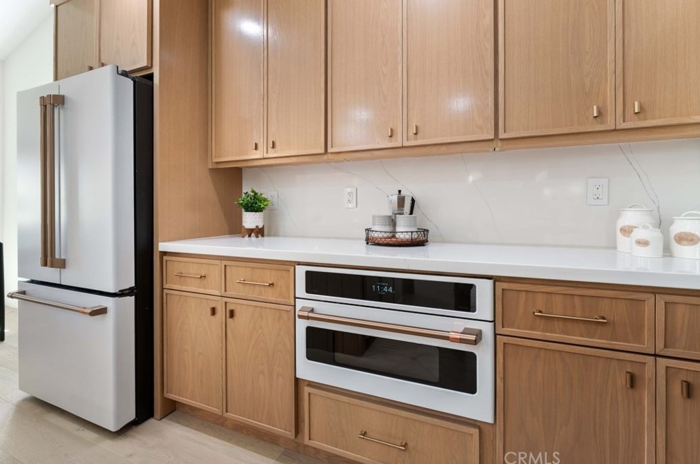 3729 Buckingham Rd, Los Angeles CA  90016-5711 exterior