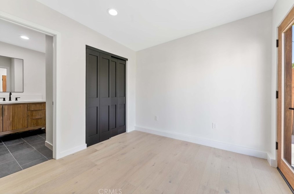 3729 Buckingham Rd, Los Angeles CA  90016-5711 exterior