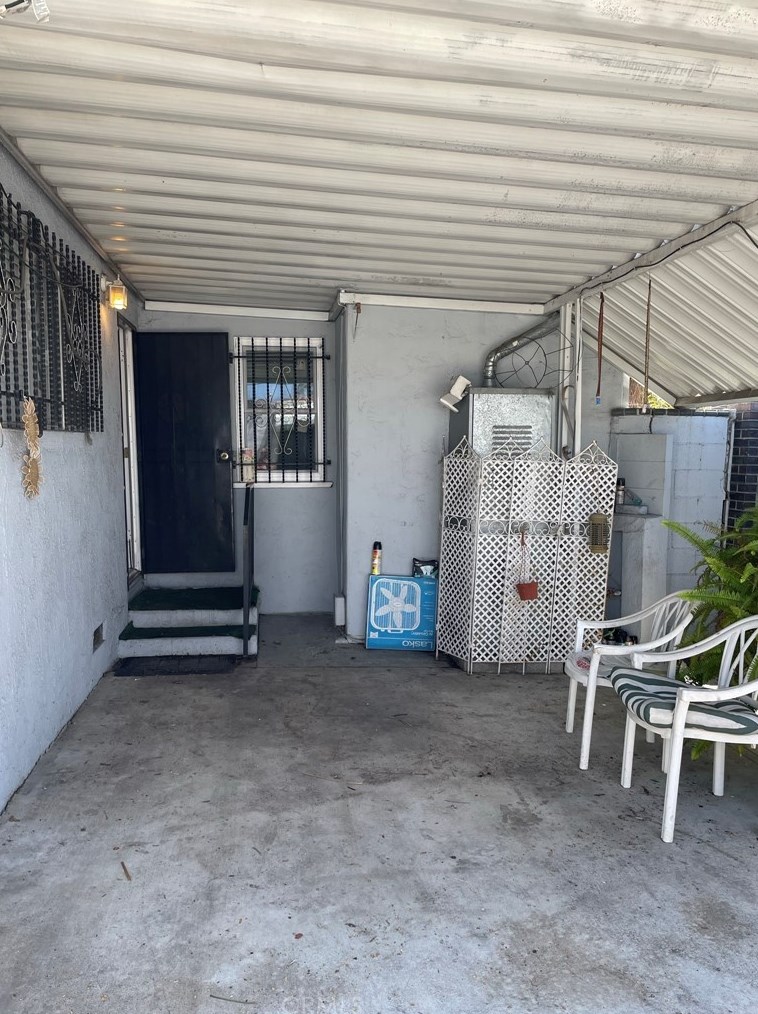 1457 89th St, Los Angeles CA  90002-1228 exterior