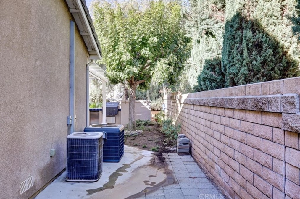 38231 Calle Cipres, Murrieta CA  92562-9348 exterior