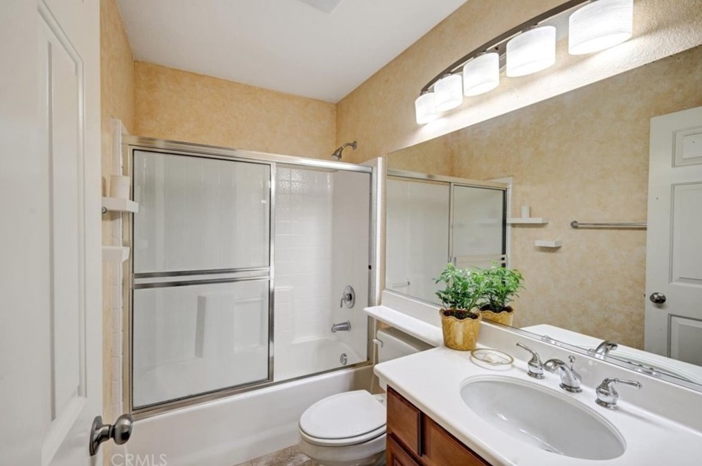 38231 Calle Cipres, Murrieta CA  92562-9348 exterior