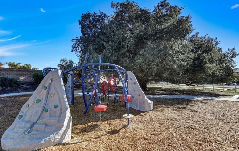 38231 Calle Cipres, Murrieta CA  92562-9348 exterior