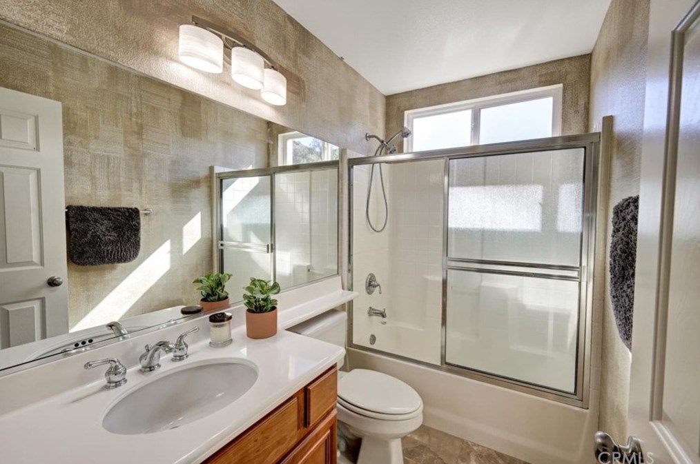 38231 Calle Cipres, Murrieta CA  92562-9348 exterior