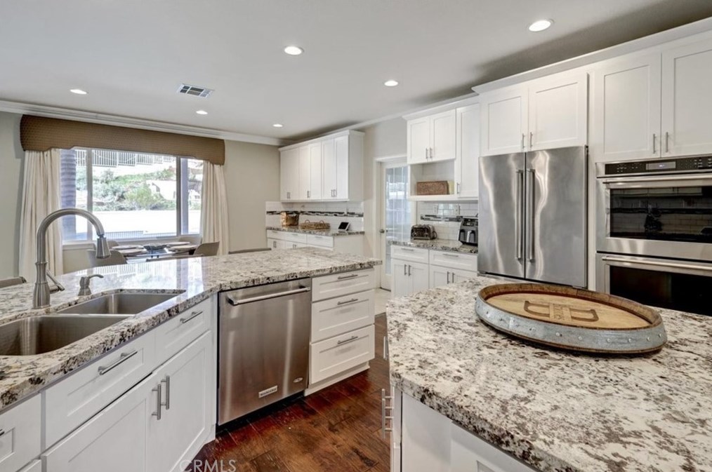 38231 Calle Cipres, Murrieta CA  92562-9348 exterior