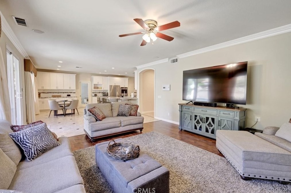 38231 Calle Cipres, Murrieta CA  92562-9348 exterior