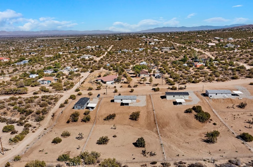 9764 Oasis Rd, Pinon Hills CA  92372 exterior