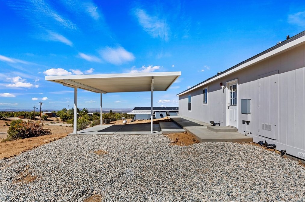 9764 Oasis Rd, Pinon Hills CA  92372 exterior