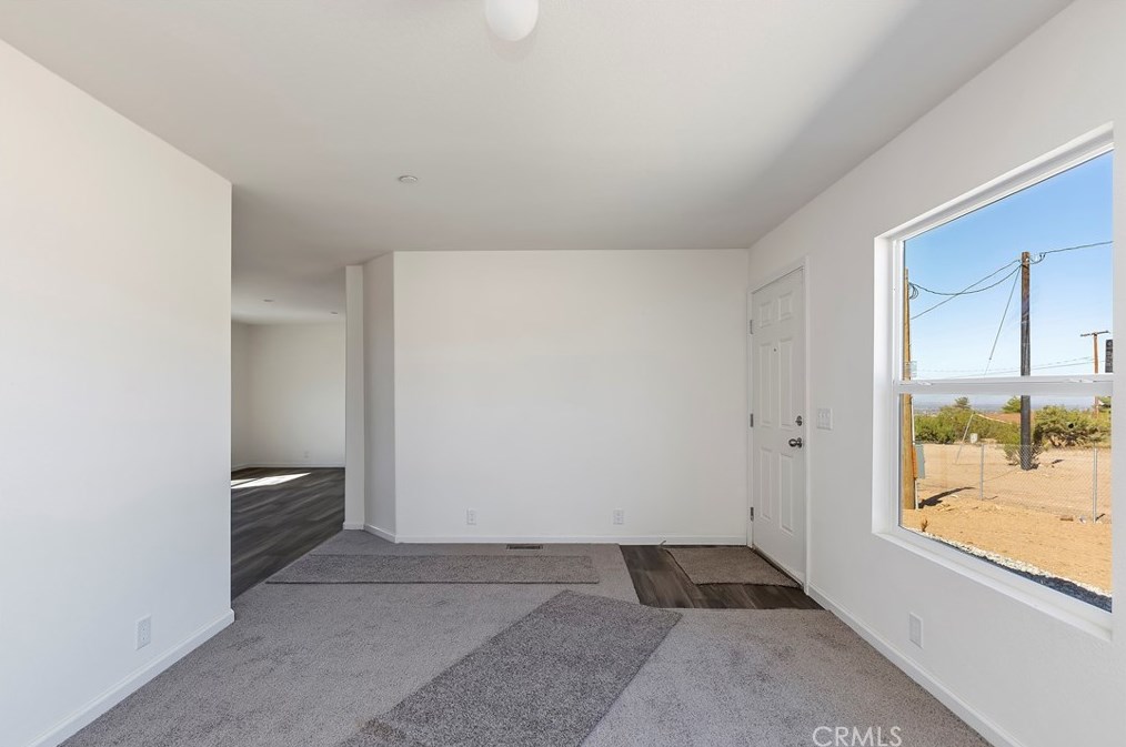 9764 Oasis Rd, Pinon Hills CA  92372 exterior
