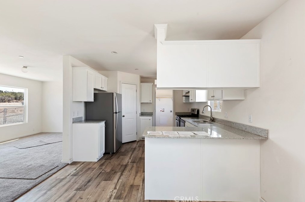 9764 Oasis Rd, Pinon Hills CA  92372 exterior