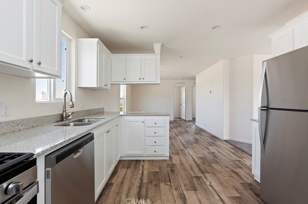 9764 Oasis Rd, Pinon Hills CA  92372 exterior